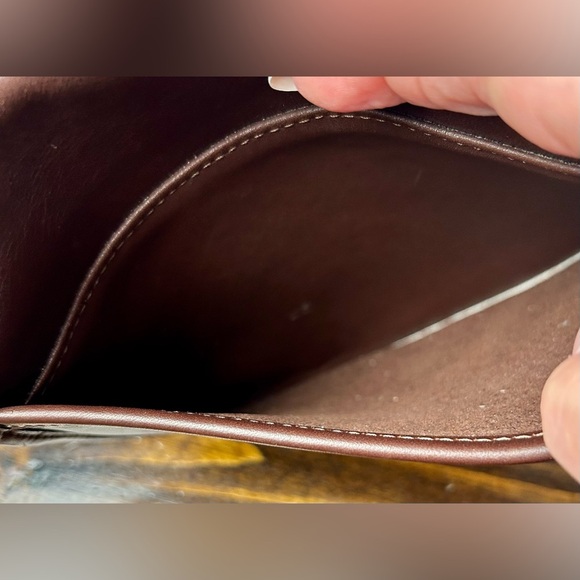 Vintage 90s Coach Casey Crossbody Bag Brown  Tan Leather Quiet Luxury Round - Picture 12 of 12